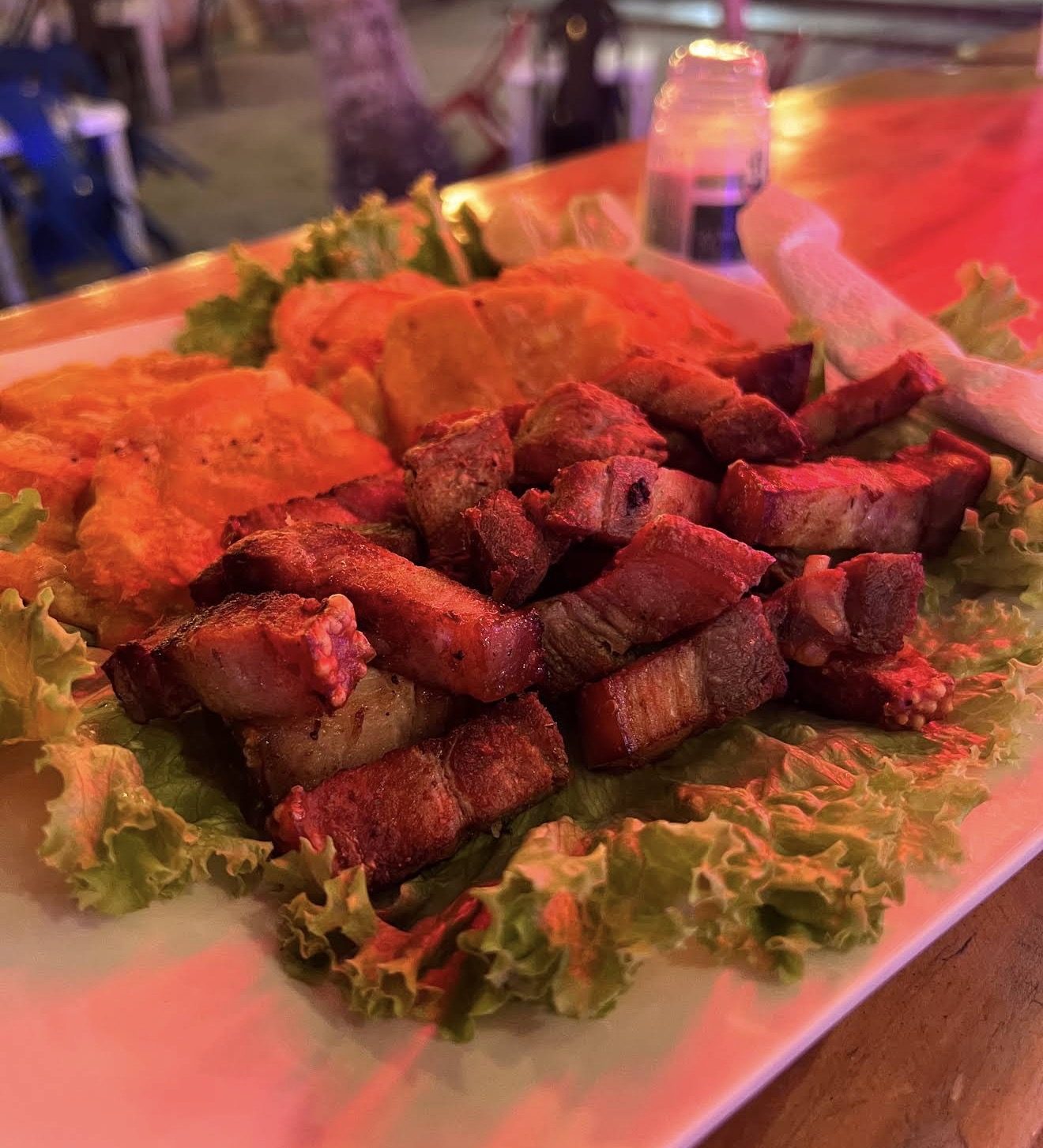 Chicharrón con patacones